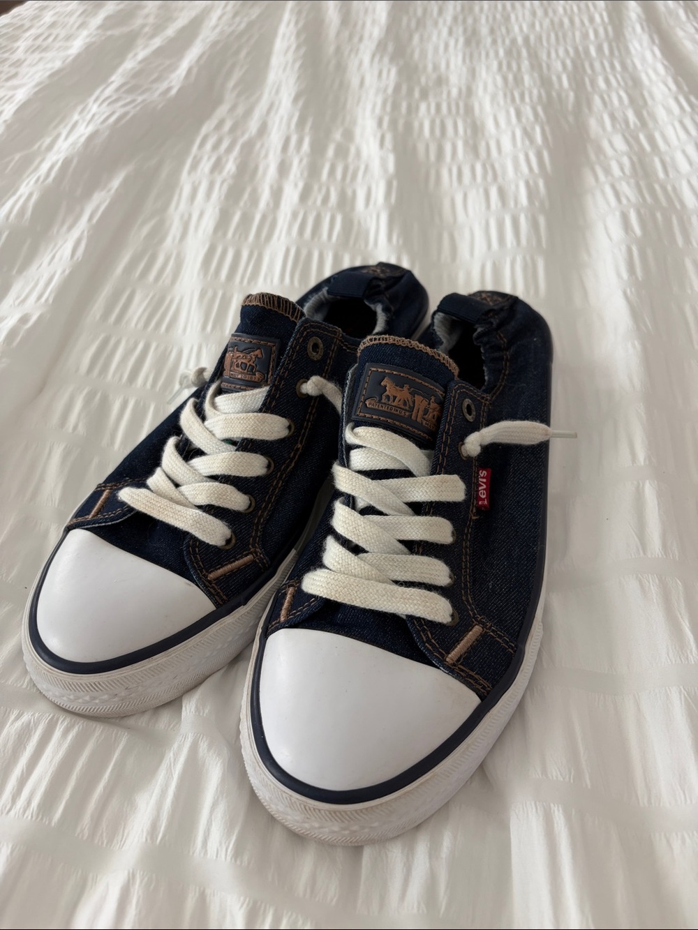Levi's Women’s SZ 9 Dark Blue Denim Slip-On Sneakers with White Toe Cap - Picture 1 of 9